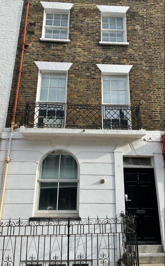 Homestay Comfy Private Bedrooms In Euston, *